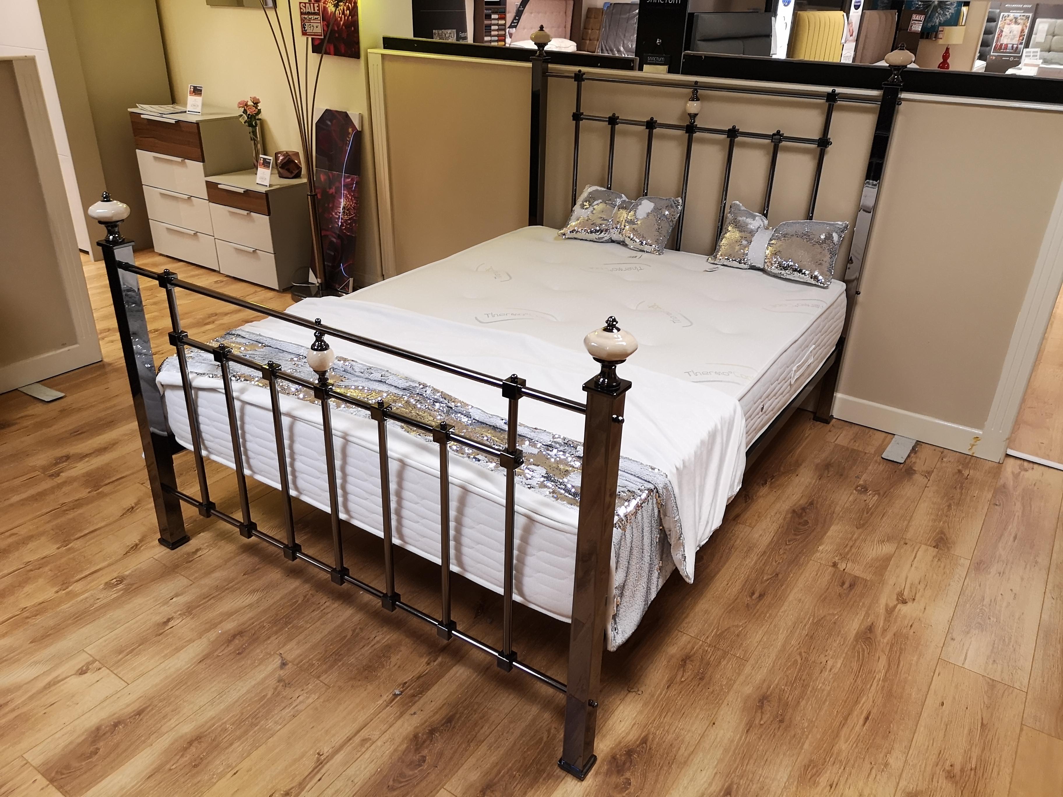 Clearance Beds 4ft6 Oxford Bed Frame Magnum Furniture